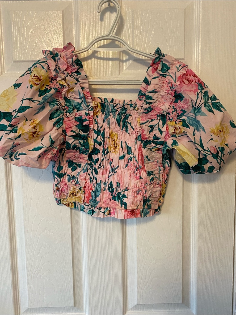 Buddy Love Pink Floral Puff-Sleeve Smocked Crop Top